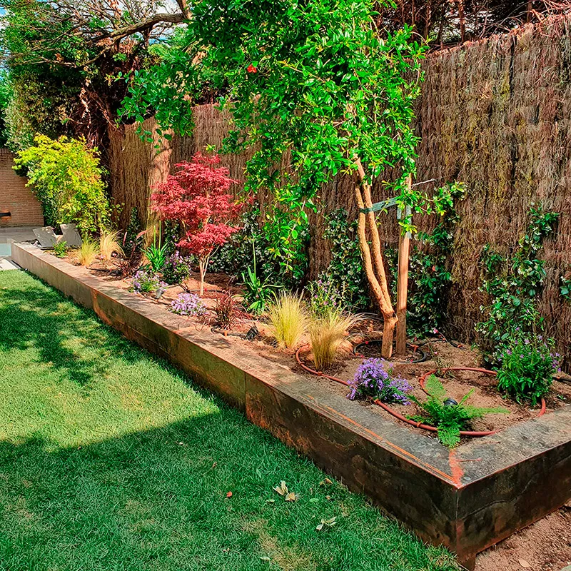 Jardín terminado por Natural Garden Madrid